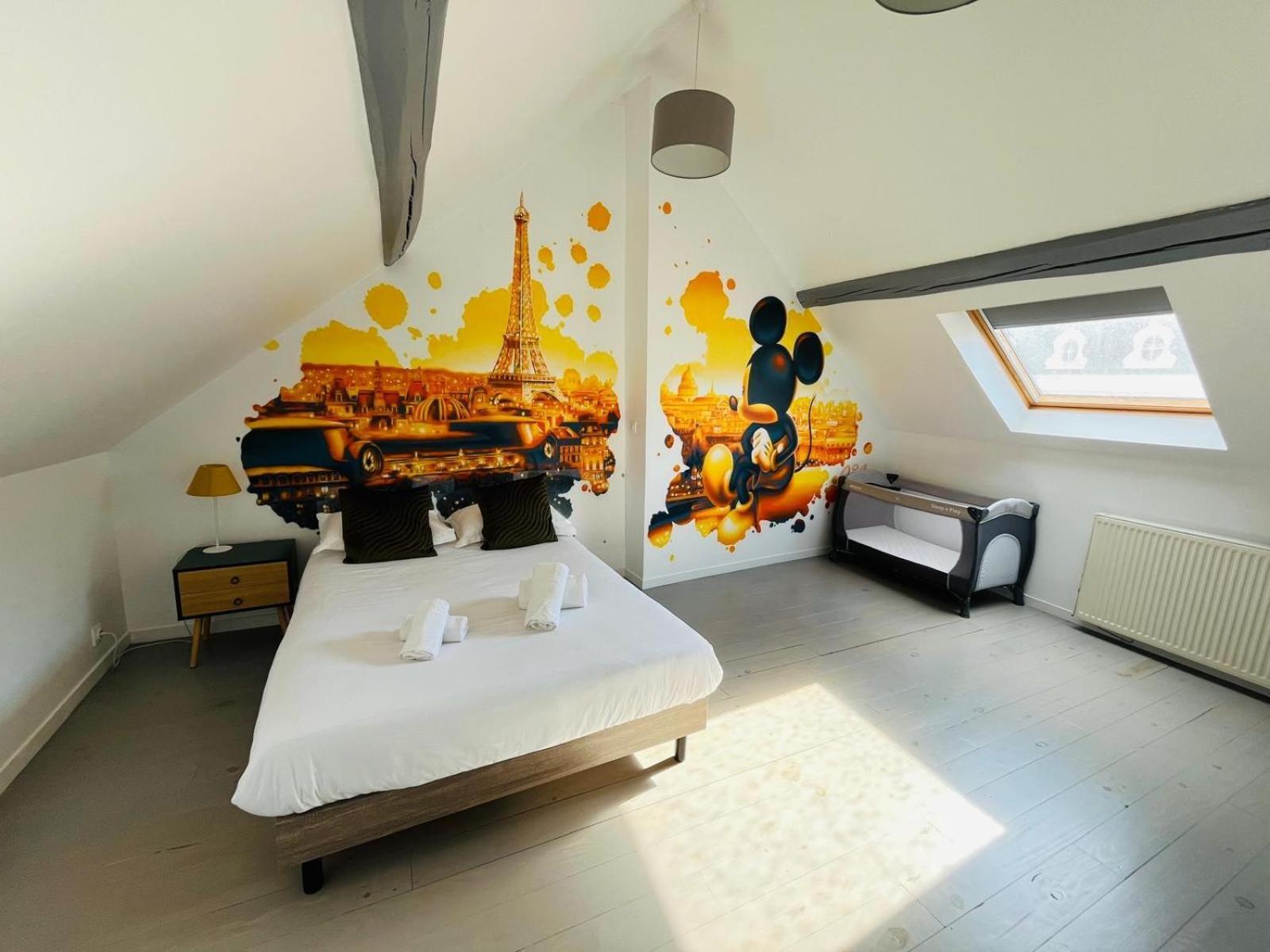 Disney House شيسي المظهر الخارجي الصورة